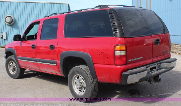 image for item K8947 2001 Chevrolet Suburban K2500 LS SUV