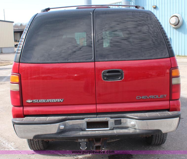 image for item K8947 2001 Chevrolet Suburban K2500 LS SUV