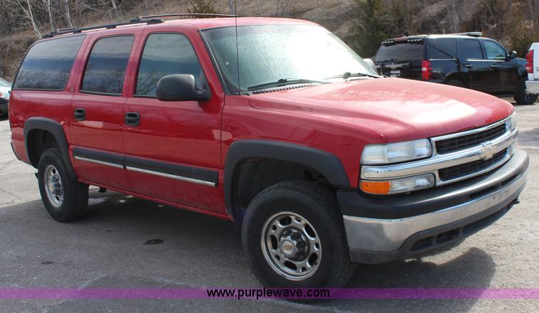 image for item K8947 2001 Chevrolet Suburban K2500 LS SUV