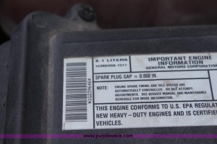 image for item K8947 2001 Chevrolet Suburban K2500 LS SUV