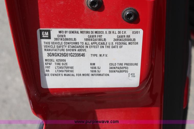 image for item K8947 2001 Chevrolet Suburban K2500 LS SUV