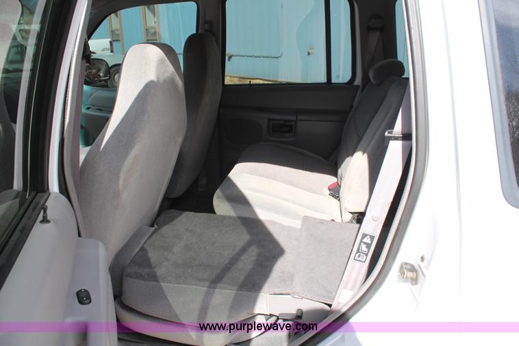 image for item K8948 2000 Ford Explorer XLS SUV