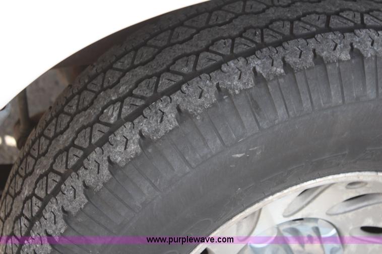 image for item K8948 2000 Ford Explorer XLS SUV