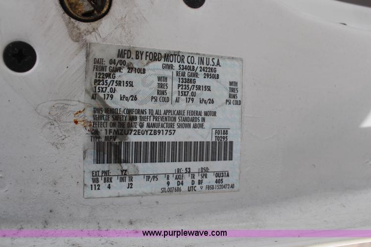 image for item K8948 2000 Ford Explorer XLS SUV