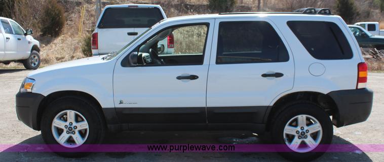 image for item K8949 2005 Ford Escape Hybrid SUV