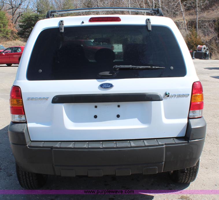 image for item K8949 2005 Ford Escape Hybrid SUV