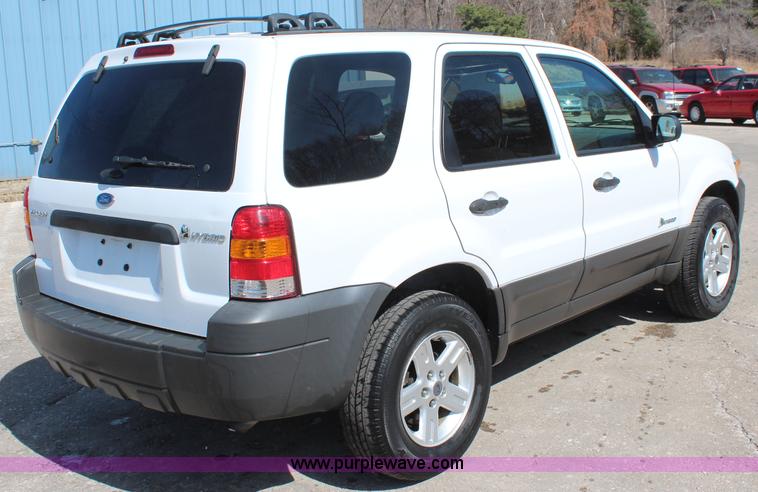 image for item K8949 2005 Ford Escape Hybrid SUV