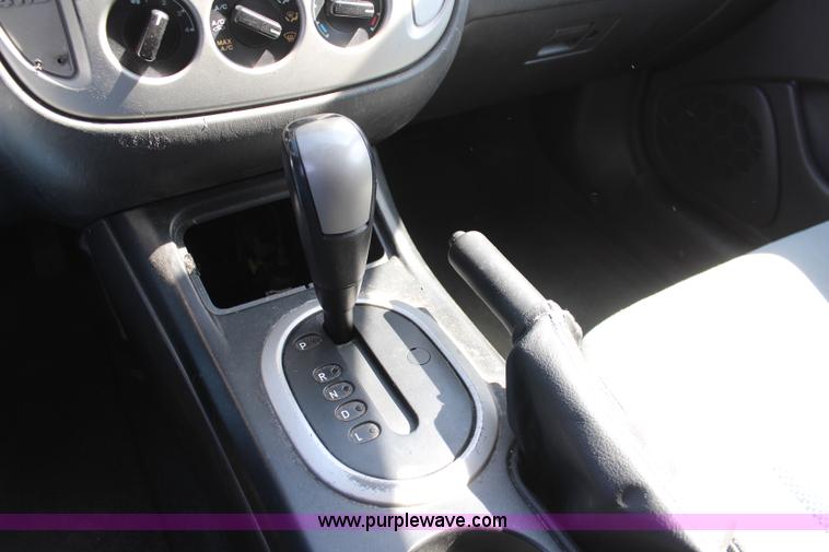 image for item K8949 2005 Ford Escape Hybrid SUV