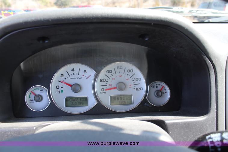 image for item K8949 2005 Ford Escape Hybrid SUV