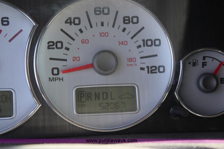 image for item K8949 2005 Ford Escape Hybrid SUV