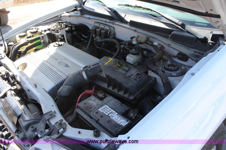 image for item K8949 2005 Ford Escape Hybrid SUV