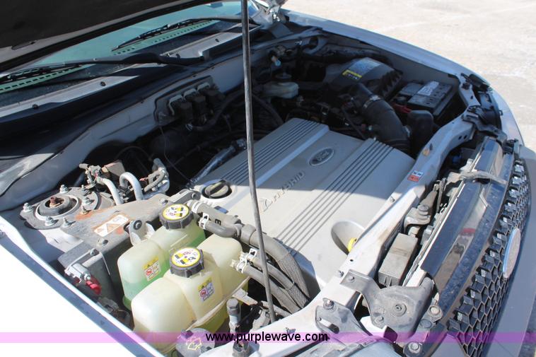 image for item K8949 2005 Ford Escape Hybrid SUV