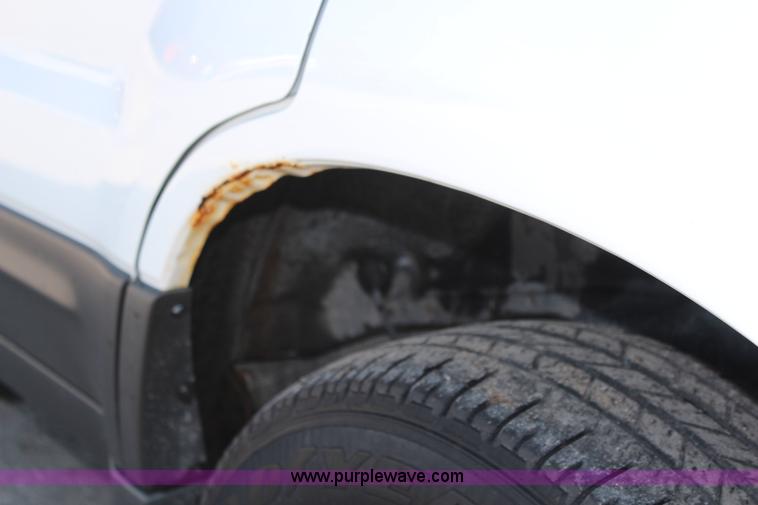 image for item K8949 2005 Ford Escape Hybrid SUV