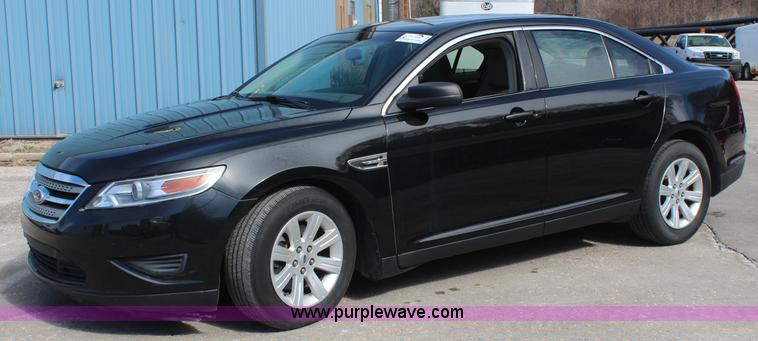 image for item K8996 2011 Ford Taurus SE