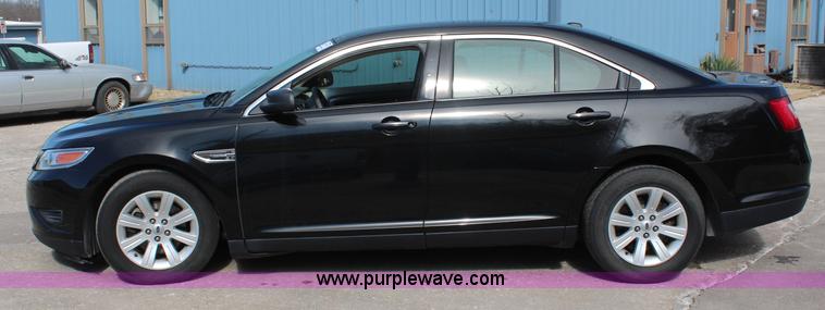 image for item K8996 2011 Ford Taurus SE