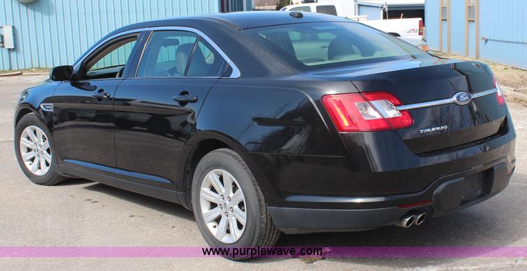 image for item K8996 2011 Ford Taurus SE