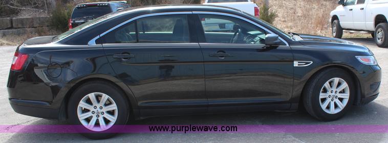 image for item K8996 2011 Ford Taurus SE