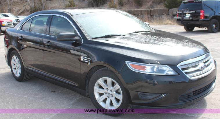 image for item K8996 2011 Ford Taurus SE