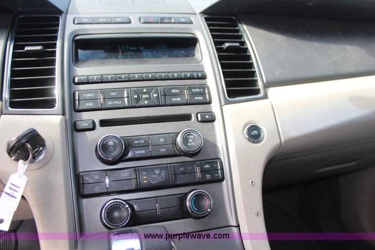 image for item K8996 2011 Ford Taurus SE