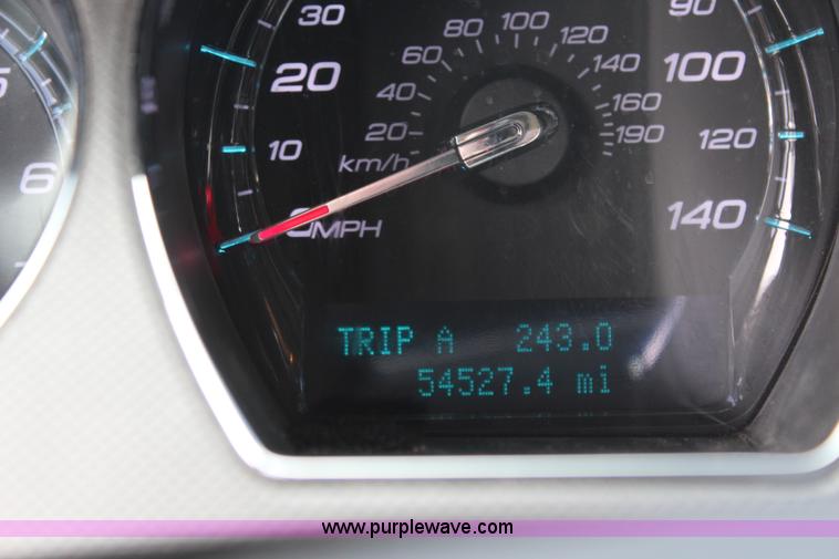 image for item K8996 2011 Ford Taurus SE