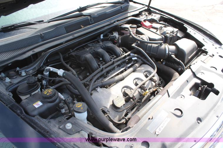 image for item K8996 2011 Ford Taurus SE