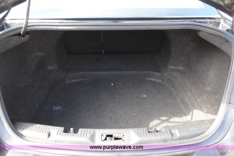 image for item K8996 2011 Ford Taurus SE