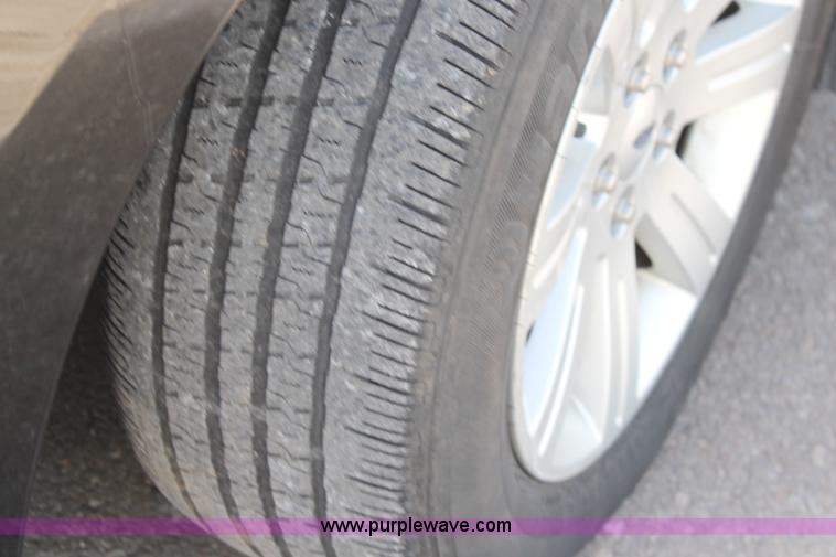 image for item K8996 2011 Ford Taurus SE