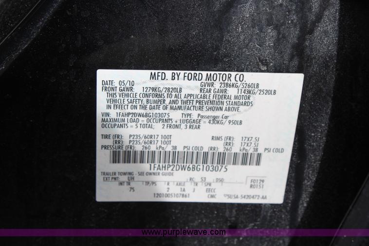 image for item K8996 2011 Ford Taurus SE