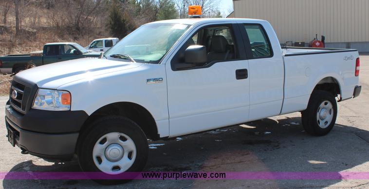 image for item K8997 2008 Ford F150 XL SuperCab pickup truck