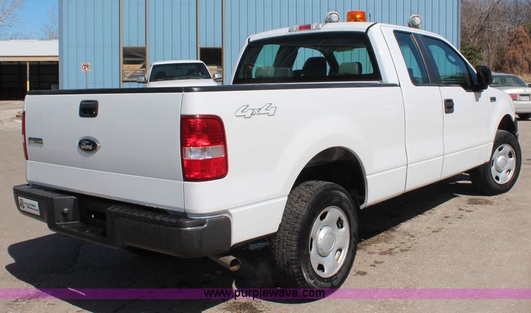 image for item K8997 2008 Ford F150 XL SuperCab pickup truck
