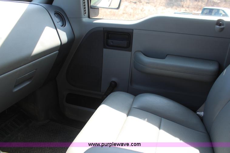 image for item K8997 2008 Ford F150 XL SuperCab pickup truck