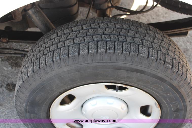 image for item K8997 2008 Ford F150 XL SuperCab pickup truck