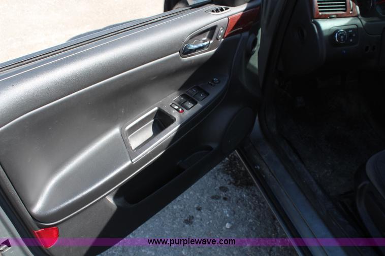 image for item K8998 2008 Chevrolet Impala LT