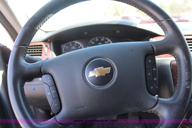 image for item K8998 2008 Chevrolet Impala LT