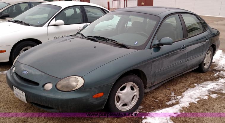 image for item L6699 1997 Ford Taurus GL