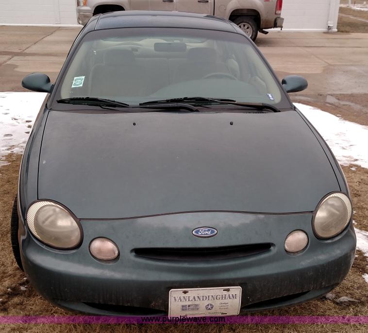 image for item L6699 1997 Ford Taurus GL