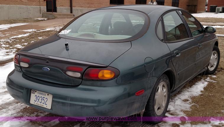 image for item L6699 1997 Ford Taurus GL