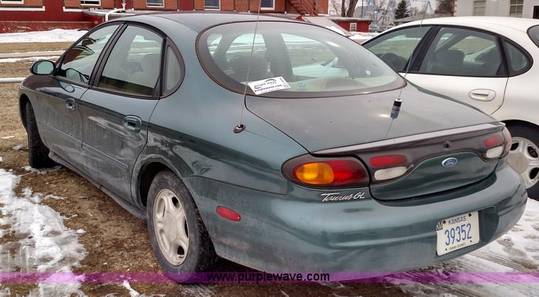image for item L6699 1997 Ford Taurus GL