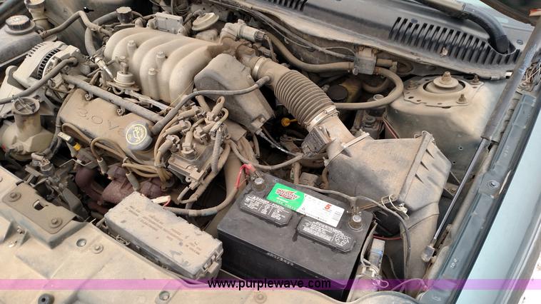 image for item L6699 1997 Ford Taurus GL