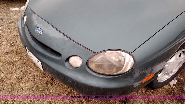 image for item L6699 1997 Ford Taurus GL