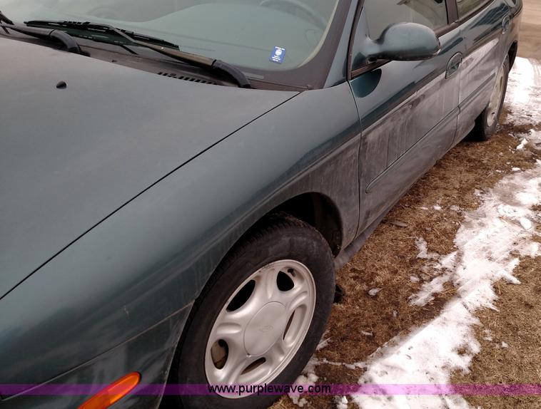 image for item L6699 1997 Ford Taurus GL