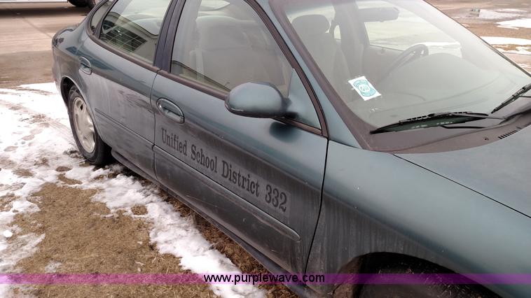 image for item L6699 1997 Ford Taurus GL