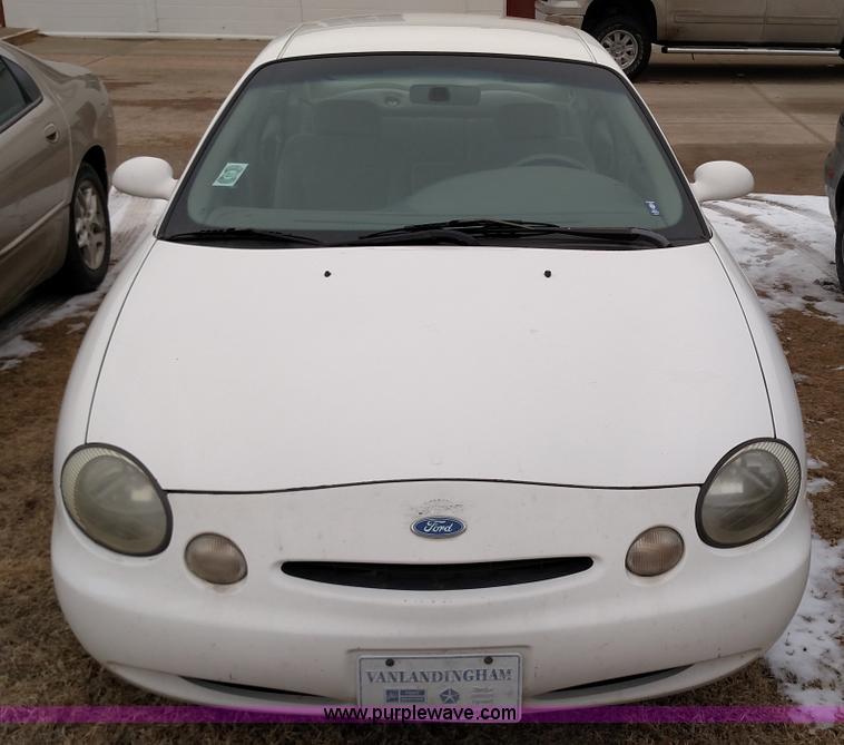 image for item L6700 1997 Ford Taurus GL