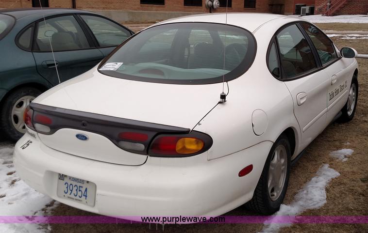 image for item L6700 1997 Ford Taurus GL