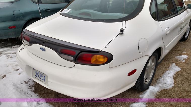 image for item L6700 1997 Ford Taurus GL