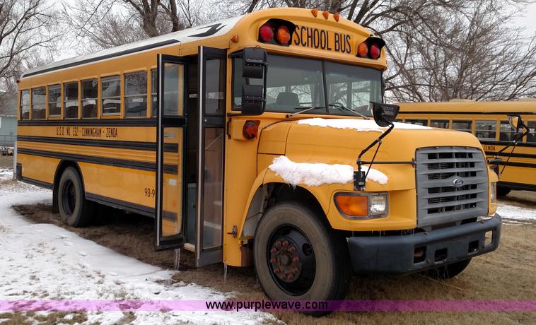 image for item L6701 1998 Ford B800 school bus