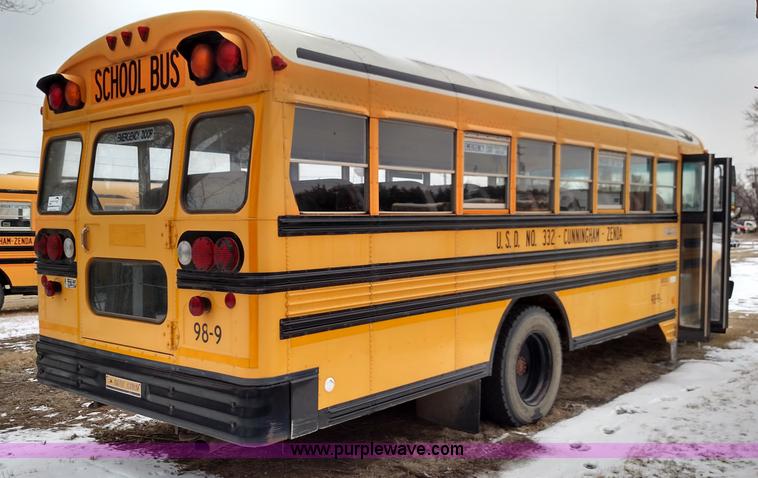 image for item L6701 1998 Ford B800 school bus