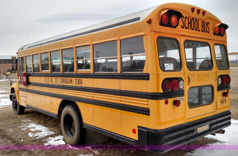 image for item L6701 1998 Ford B800 school bus
