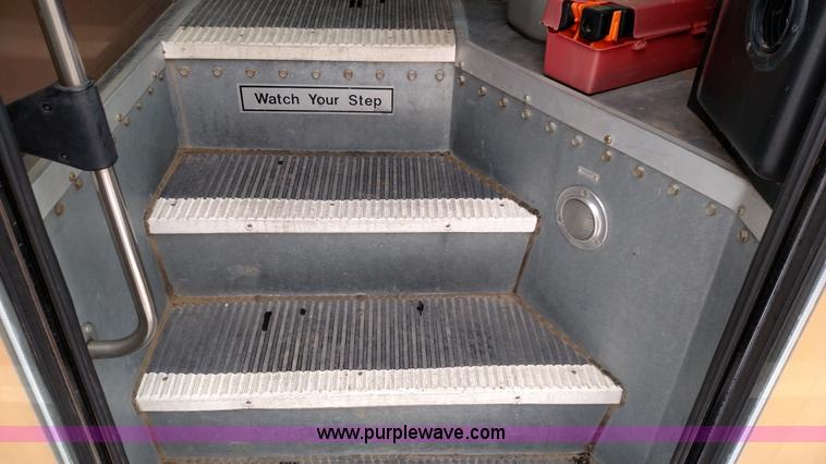 image for item L6701 1998 Ford B800 school bus