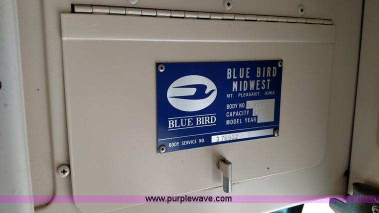 image for item L6701 1998 Ford B800 school bus